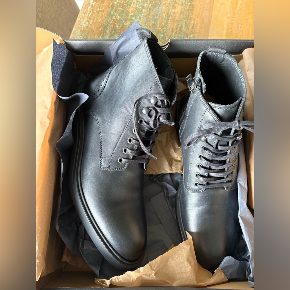 NWT - Hugo boss black  Leather Men's Boots new with tags